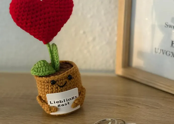 Neu In Mit Grosser Terrasse I Separate Kueche I Eckbadewanne Und Dusche * Dresden