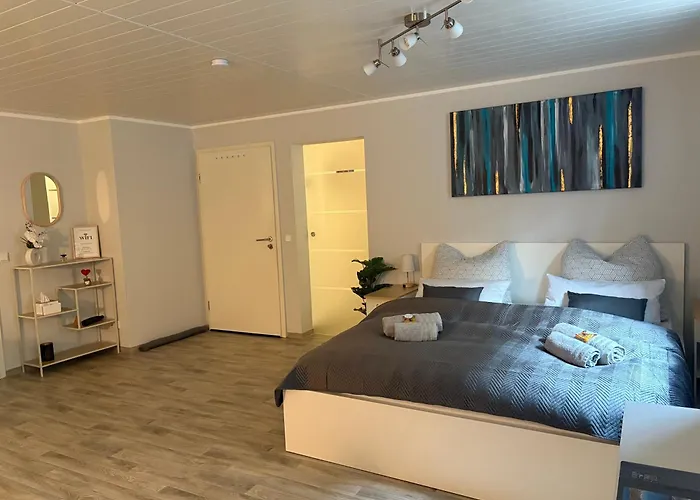 Daire Neu In Mit Grosser Terrasse I Separate Kueche I Eckbadewanne Und Dusche