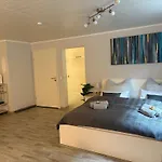 アパート Neu In Mit Grosser Terrasse I Separate Kueche I Eckbadewanne Und Dusche