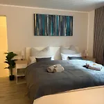 Neu In Mit Grosser Terrasse I Separate Kueche I Eckbadewanne Und Dusche