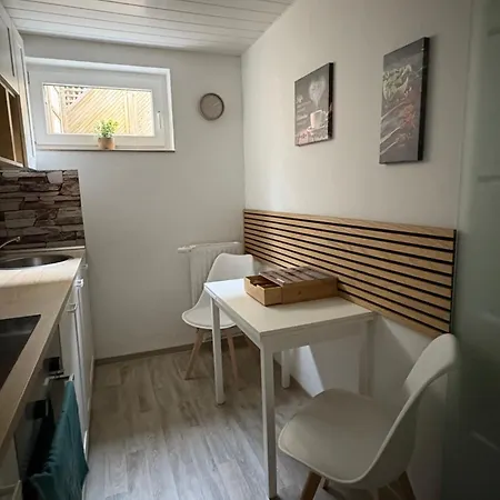 Ruhiges City-studio Mit Terrasse&separater Küche *