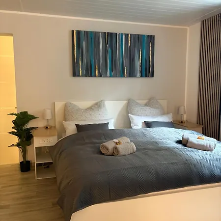 Ruhiges City-studio Mit Terrasse&separater Küche