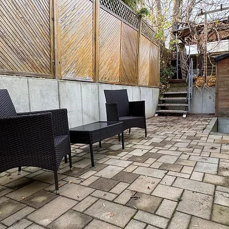 Ruhiges City-studio Mit Terrasse&separater Küche