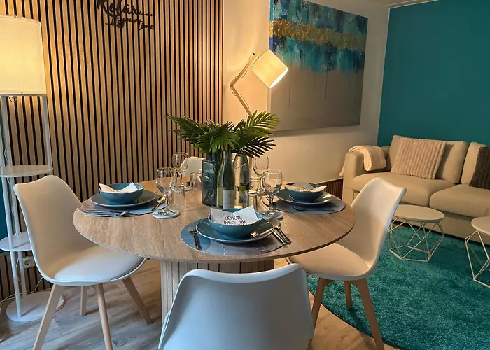 Neu In Mit Grosser Terrasse I Separate Kueche I Eckbadewanne Und Dusche Appartement *