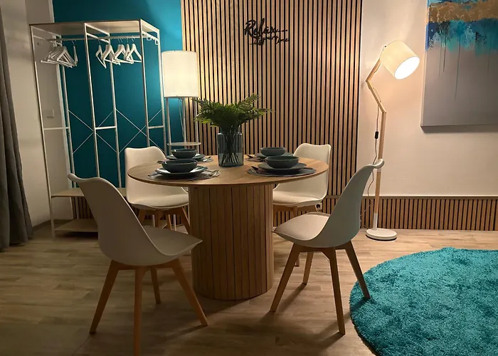 Neu In Mit Grosser Terrasse I Separate Kueche I Eckbadewanne Und Dusche دريسدن