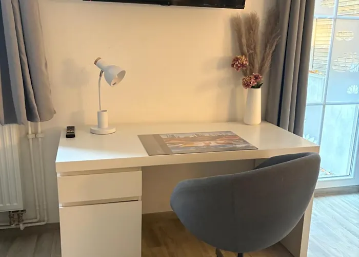 Neu In Mit Grosser Terrasse I Separate Kueche I Eckbadewanne Und Dusche شقة *