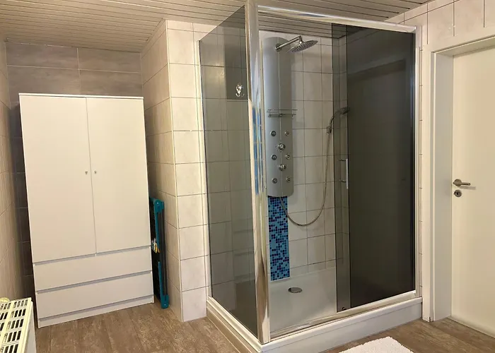 Neu In Mit Grosser Terrasse I Separate Kueche I Eckbadewanne Und Dusche