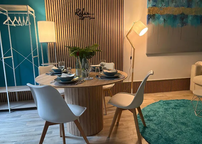 Neu In Mit Grosser Terrasse I Separate Kueche I Eckbadewanne Und Dusche Διαμέρισμα Δρέσδη